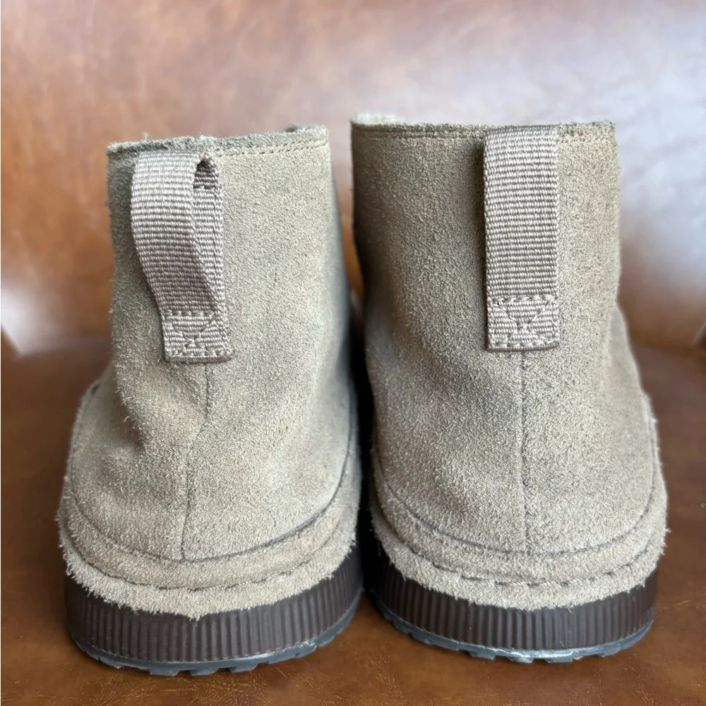 Chaco Men’s suede Chukka boots size 13 Taupe leather lined comfort Luvseat sole